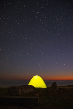 星空下露营图片